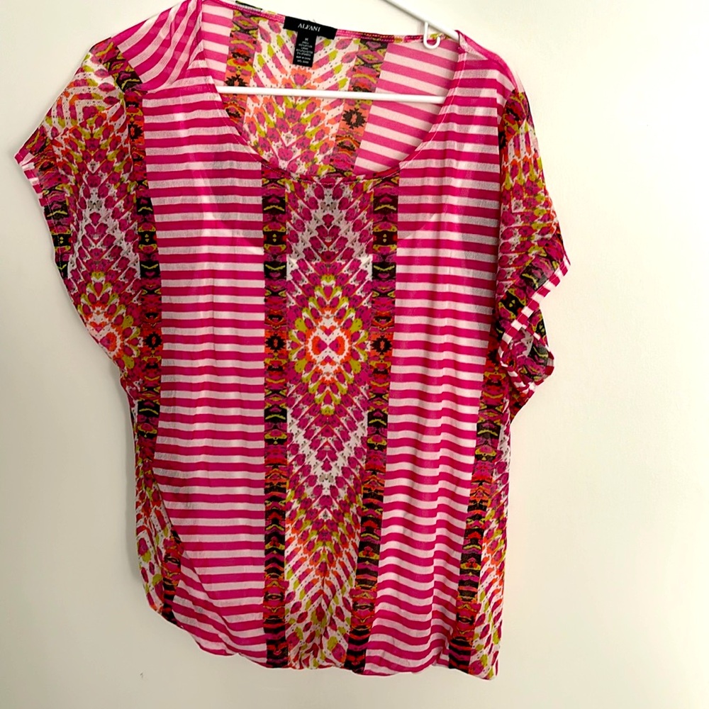 Size medium women’s floral design office wear pink